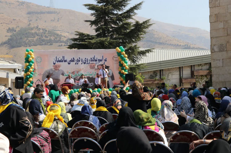 برگزاری پیادهروی و دورهمی بزرگ سالمندان پهنه شمال تهران