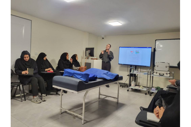 جهادگران علوم پزشکی شهید بهشتی پای درس فوریتهای پزشکی نشستند