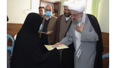 آئین تجلیل از همسر و مادران ۳۰ شهید در دفتر امام جمعه ملایر برگزار شد